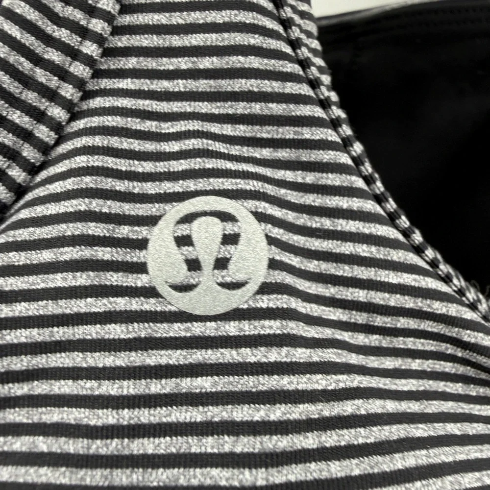 Lululemon Black Grey Striped Racerback Sports Bra‎ Size 4 Square Neck Yoga Gym